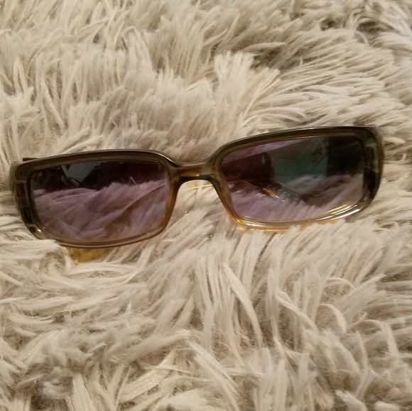 Gucci Accessories - Sale!GUCCI sunGLASSES BBY LIKE NEW